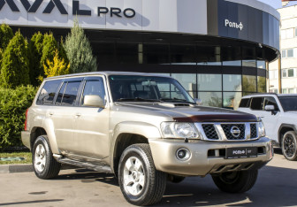 Подержанный автомобиль Nissan Patrol 2005 года (3 фото)