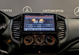 Подержанный автомобиль Mitsubishi L200 2022 года (17 фото)