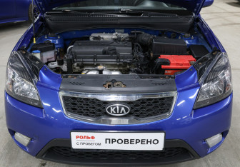 Подержанный автомобиль Kia Rio Sedan 2010 года (9 фото)
