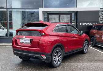 Подержанный автомобиль Mitsubishi Eclipse Cross 2019 года (5 фото)