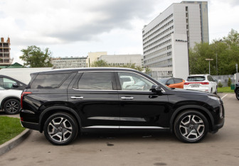 Подержанный автомобиль Hyundai Palisade 2021 года (3 фото)