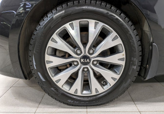 Подержанный автомобиль Kia Ceed Hatchback 2017 года (17 фото)