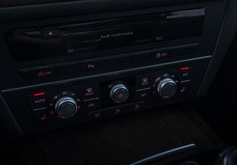 Подержанный автомобиль Audi A6 Sedan 2015 года (16 фото)