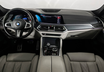 Подержанный автомобиль BMW X6 2019 года (12 фото)