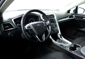 Подержанный автомобиль Ford Mondeo Sedan 2019 года (10 фото)