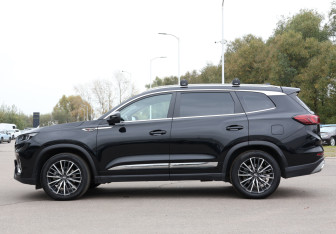 Подержанный автомобиль Chery Tiggo 8 Pro 2022 года (8 фото)