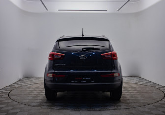 Подержанный автомобиль Kia Sportage 2012 года (6 фото)