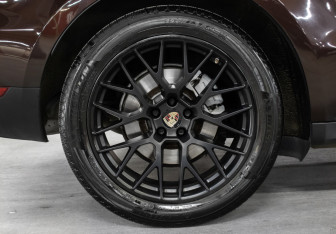 Подержанный автомобиль Porsche Macan 2015 года (25 фото)