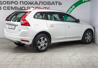 Подержанный автомобиль Volvo XC60 2015 года (4 фото)