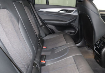 Подержанный автомобиль BMW X4 2019 года (23 фото)