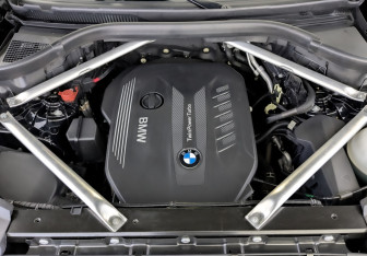 Подержанный автомобиль BMW X6 2020 года (9 фото)