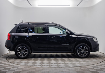 Подержанный автомобиль Jeep Compass 2012 года (4 фото)
