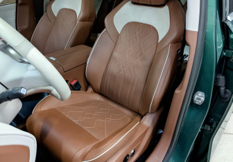 Подержанный автомобиль Voyah Free 2024 года (19 фото)