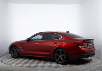 Подержанный автомобиль Genesis G70 2018 года (7 фото)