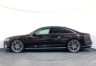 Подержанный автомобиль Audi A8 2020 года (7 фото)