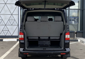 Подержанный автомобиль Volkswagen Caravelle 2009 года (10 фото)