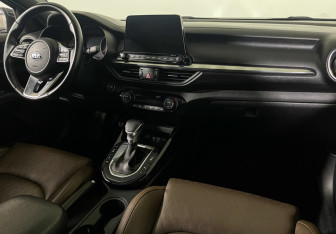 Подержанный автомобиль Kia K3 Sedan 2020 года (9 фото)