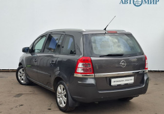 Подержанный автомобиль Opel Zafira Compactvan 2012 года (7 фото)