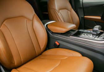 Подержанный автомобиль Audi Q8 2019 года (30 фото)