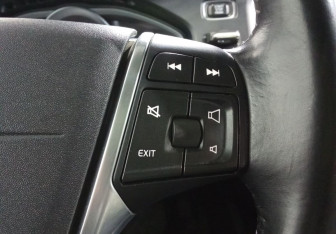 Подержанный автомобиль Volvo V40 Hatchback 2013 года (15 фото)