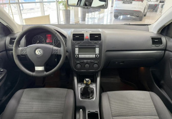 Подержанный автомобиль Volkswagen Jetta Sedan 2008 года (11 фото)