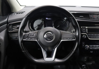 Подержанный автомобиль Nissan Qashqai 2020 года (14 фото)