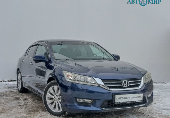 Подержанный автомобиль Honda Accord Sedan 2013 года (3 фото)
