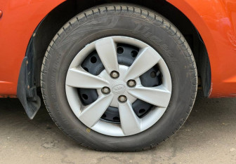 Подержанный автомобиль Kia Rio Hatchback 2010 года (13 фото)