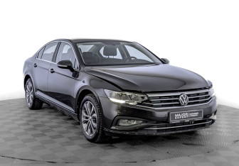 Подержанный автомобиль Volkswagen Passat Sedan 2020 года (3 фото)