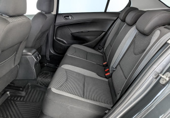 Подержанный автомобиль Peugeot 408 2021 года (18 фото)