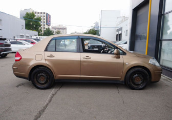 Подержанный автомобиль Nissan Tiida Sedan 2008 года (4 фото)