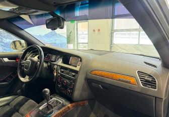 Подержанный автомобиль Audi A4 Sedan 2009 года (10 фото)