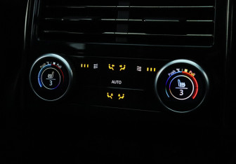 Подержанный автомобиль Land Rover Range Rover Sport 2022 года (11 фото)