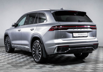 Подержанный автомобиль Geely Monjaro 2025 года (7 фото)