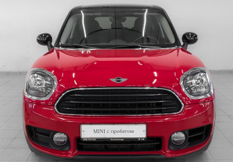 Подержанный автомобиль MINI Clubman Wagon 2017 года (2 фото)