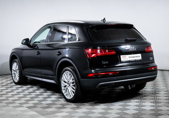 Подержанный автомобиль Audi Q5 2017 года (7 фото)