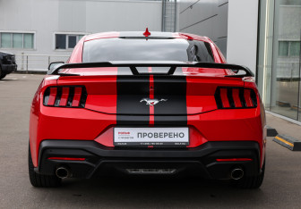 Подержанный автомобиль Ford Mustang Coupe 2024 года (6 фото)