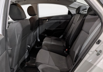 Подержанный автомобиль Hyundai Solaris Sedan 2022 года (18 фото)