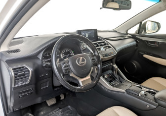 Подержанный автомобиль Lexus NX 2019 года (16 фото)