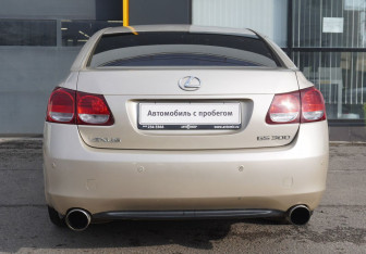 Подержанный автомобиль Lexus GS 2006 года (6 фото)