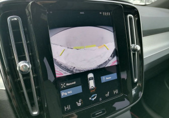 Подержанный автомобиль Volvo XC40 2021 года (13 фото)