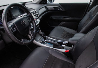 Подержанный автомобиль Honda Accord Sedan 2013 года (10 фото)