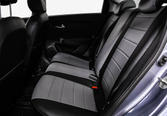 Подержанный автомобиль Kia Rio Sedan 2017 года (12 фото)