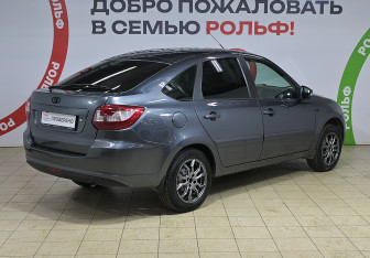 Подержанный автомобиль LADA (ВАЗ) Granta Liftback 2017 года (4 фото)