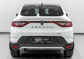 Подержанный автомобиль Renault Arkana 2021 года (6 фото)