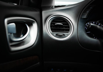 Подержанный автомобиль Infiniti QX60 2018 года (13 фото)