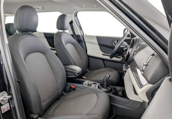 Подержанный автомобиль MINI Countryman 2019 года (23 фото)