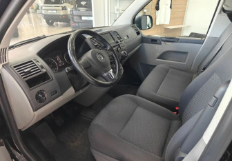 Подержанный автомобиль Volkswagen Caravelle 2014 года (11 фото)