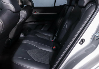 Подержанный автомобиль Toyota Camry Sedan 2021 года (15 фото)