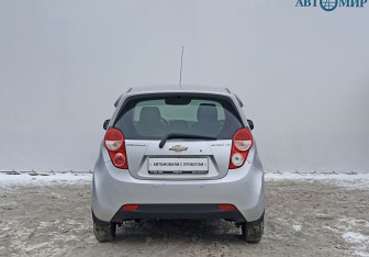 Подержанный автомобиль Chevrolet Spark 2013 года (6 фото)